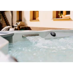 SPA ACRYLIQUE HC7 DESIGN 5 PLACES